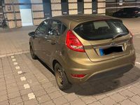 Gebraucht Ford Fiesta 81 PS (59 kW) 2011 Gold Kleinwagen