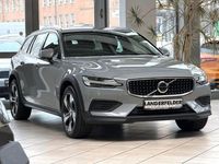 Gebraucht Volvo V60 CC Plus 197 PS (144 kW) 2023 Vapour grey / metallic Kombi