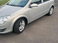 Gebraucht Opel Astra 105 PS (77 kW) 2008 Silber Limousine