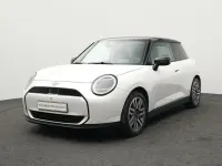 Używany Mini Cooper Classic 135 kW (184 KM) 2024 Biały Hatchback