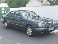 Gebraucht Mercedes E240 Elegance 170 PS (125 kW) 1998 Schwarz metallic Limousine
