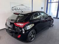 Gebraucht Hyundai i30 Edition 99 PS (72 kW) 2013 Schwarz Limousine