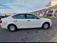 Gebraucht Skoda Octavia 105 PS (77 kW) 2013 Weiß Limousine