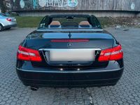 Gebraucht Mercedes E220 170 PS (125 kW) 2011 Schwarz Cabrio