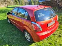 Gebraucht Kia Rio 97 PS (71 kW) 2011 Rot Limousine