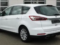 Gebraucht Ford S-MAX Titanium 179 PS (131 kW) 2018 Weiß Van / Kleinbus