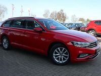 Gebraucht VW Passat Business 122 PS (89 kW) 2023 Rot Kombi