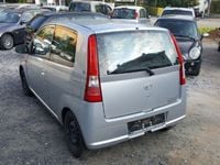 Gebraucht Daihatsu Cuore 58 PS (42 kW) 2005 Silber metallic Kleinwagen