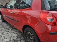 Gebraucht Renault Clio II 75 PS (55 kW) 2009 Rot Kleinwagen