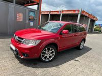 Gebraucht Fiat Freemont 140 PS (102 kW) 2012 Rot SUV