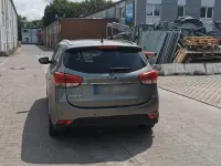 Gebraucht Kia Carens 136 PS (100 kW) 2013 Beige Van / Kleinbus