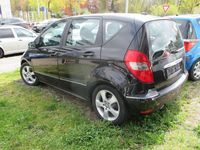 Gebraucht Mercedes A160 95 PS (69 kW) 2012 Kosmosschwarz  metalliclack Kleinwagen
