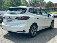 Gebraucht BMW 220 Active Tourer 170 PS (125 kW) 2025 Alpinweiss Van / Kleinbus