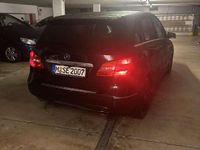 Gebraucht Mercedes B180 122 PS (89 kW) 2012 Van / Kleinbus