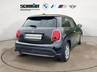 Gebraucht Mini Cooper Essential 136 PS (100 kW) 2024 Schwarz Kleinwagen