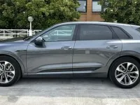 Gebraucht Audi e-tron S-Line 230 kW (313 PS) 2022 Daytonagrau perleffekt SUV