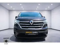 Second-hand Renault Trafic Life 150 CP (110 kW) 2023 Negru Monovolum