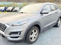 Gebraucht Hyundai Tucson Select 132 PS (97 kW) 2019 Olivine grey / mic SUV