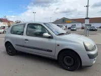 Gebraucht Renault Clio 82 PS (60 kW) 2002 Grau Kleinwagen