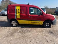 Gebraucht Renault Kangoo Basis 87 PS (63 kW) 2011 Rot Van / Kleinbus