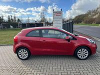 Gebraucht Kia Rio Edition 7 86 PS (63 kW) 2012 Rot Limousine