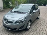 Gebraucht Opel Meriva Innovation 101 PS (74 kW) 2011 Silber Van / Kleinbus