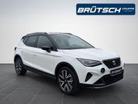Gebraucht Seat Arona FR 110 PS (80 kW) 2023 Weiß / midnight schwarz metallic SUV