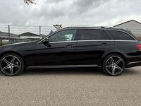 Gebraucht Mercedes E220 Avantgarde 170 PS (125 kW) 2014 Schwarz Kombi