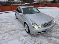 Gebraucht Mercedes E220 150 PS (110 kW) 2003 Silber Limousine