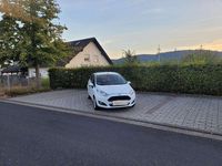 Gebraucht Ford Fiesta Trend 75 PS (55 kW) 2016 Weiß Limousine