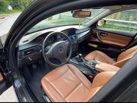 Gebraucht BMW 318 2009 Schwarz Kombi