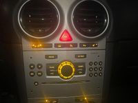 Gebraucht Opel Corsa 87 PS (63 kW) 2011 Schwarz Kleinwagen