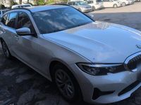 Gebraucht BMW 320e 190 PS (139 kW) 2022 Weiß Kombi