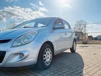 Gebraucht Hyundai i20 77 PS (56 kW) 2010 Grau Kleinwagen