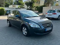 Gebraucht Kia Ceed 109 PS (80 kW) 2009 Grau Kleinwagen