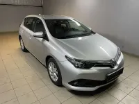Gebraucht Toyota Auris Comfort 116 PS (85 kW) 2018 Silver metallic Limousine