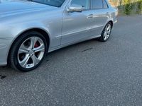 Gebraucht Mercedes E220 170 PS (125 kW) 2007 Silber Limousine