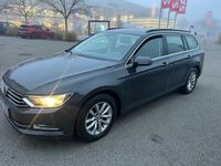 Gebraucht VW Passat 120 PS (88 kW) 2019 Grau Kombi
