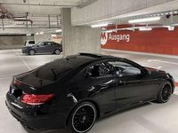 Gebraucht Mercedes E200 AMG 184 PS (135 kW) 2015 Schwarz Coupé