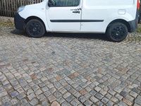 Usata Renault Rapid 75 CV (55 kW) 2016 Bianco