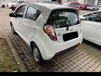 Gebraucht Chevrolet Spark 95 PS (69 kW) 2013 Weiß Kleinwagen