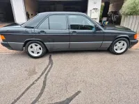 Gebraucht Mercedes 190 109 PS (80 kW) 1990 Schwarz Limousine