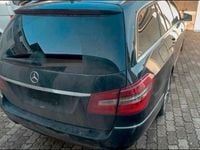 Gebraucht Mercedes E220 170 PS (125 kW) 2013 Schwarz Kombi