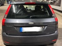 Gebraucht Ford Fiesta 60 PS (44 kW) 2005 Grau Kleinwagen