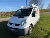 Gebraucht Renault Trafic 114 PS (83 kW) 2013 Weiß Van / Kleinbus