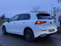 Gebraucht VW Golf VIII Active 204 PS (150 kW) 2022 Weiß Limousine