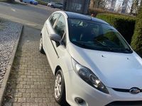 Gebraucht Ford Fiesta 83 PS (61 kW) 2011 Weiß Kleinwagen