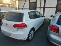 Gebraucht VW Golf VI 105 PS (77 kW) 2010 Weiß Kleinwagen