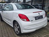 Gebraucht Peugeot 207 CC Active 120 PS (88 kW) 2012 Weiß Cabrio