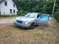 Gebraucht Mercedes E240 170 PS (125 kW) 1999 Silber Limousine